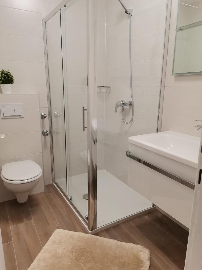 Apartments Dumencic Rab Mundanije 外观 照片